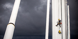 photographie Travaux en hauteur sur le viaduc de Millau